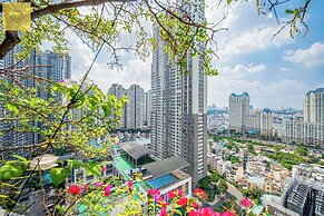 Landmark 81 Magical Tower Apartment