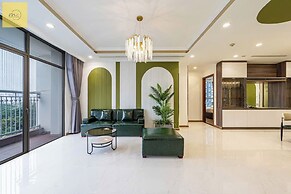 Landmark 81 Magical Tower Apartment