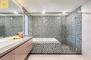 Landmark 81 Magical Tower Apartment