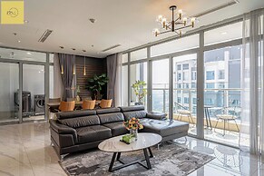 Landmark 81 Magical Tower Apartment