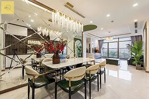 Landmark 81 Magical Tower Apartment