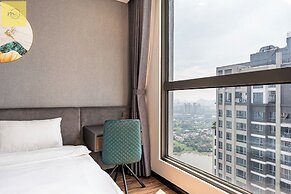 Landmark 81 Magical Tower Apartment