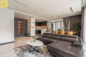 Landmark 81 Magical Tower Apartment