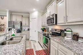 4BR Farmhouse N Po in Spencer