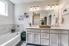 4BR Farmhouse N Po in Spencer