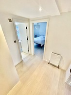 Cambridge Cozy 2 Bedroom Apartment 5 Sleep