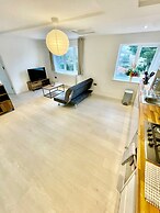 Cambridge Cozy 2 Bedroom Apartment 5 Sleep