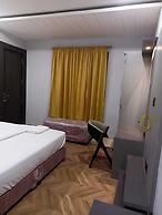 Hotel Prakhyat