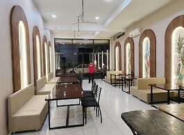 Hotel Prakhyat
