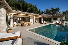 Villa Elysium Parga Luxury Detached Property in Private Grounds