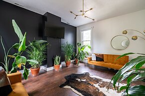 Prime Location Top Rated Clean Parking Free