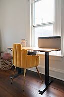 Prime Location Top Rated Clean Parking Free