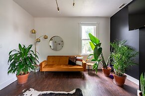 Prime Location Top Rated Clean Parking Free