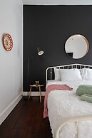 Prime Location Top Rated Clean Parking Free