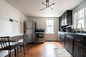 Prime Location Top Rated Clean Parking Free