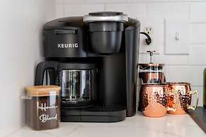 Prime Location Top Rated Clean Parking Free