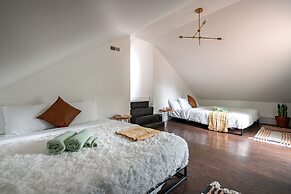 Prime Location Top Rated Clean Parking Free