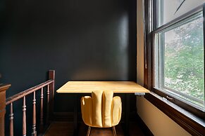 Prime Location Top Rated Clean Parking Free