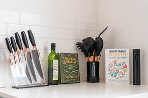 Prime Location Top Rated Clean Parking Free