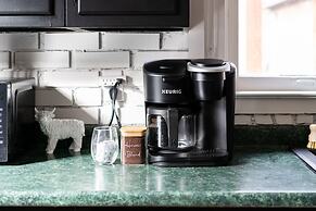 Prime Location Top Rated Clean Parking Free