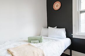 Prime Location Top Rated Clean Parking Free