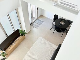 Azure Loft - 3min Walk to Beach, 10min to Old Town