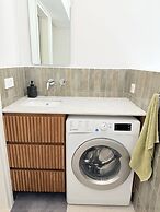 Azure Loft - 3min Walk to Beach, 10min to Old Town