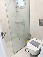 Azure Loft - 3min Walk to Beach, 10min to Old Town