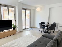 Azure Loft - 3min Walk to Beach, 10min to Old Town