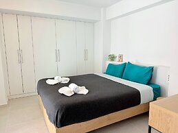 Azure Loft - 3min Walk to Beach, 10min to Old Town