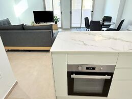 Azure Loft - 3min Walk to Beach, 10min to Old Town