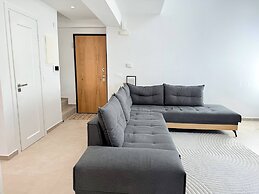 Azure Loft - 3min Walk to Beach, 10min to Old Town