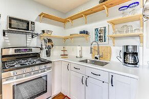 1 Mi to Dtwn: Updated Guesthouse in Phoenix!