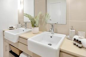 Palm View- 9 Pools BBQ Gym