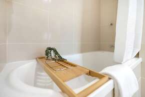 Palm View- 9 Pools BBQ Gym