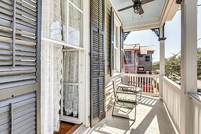 Walk to the Strand: Hideaway Haven Retreat