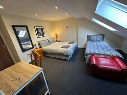 Luton Town House Near Airport