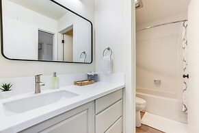 Hike, Ski & Golf: Bend Condo at Seventh Mtn Resort