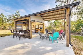 6 Mi to Navarre Beach: Home w/ Large Covered Porch