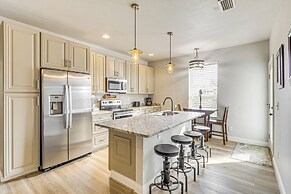 6 Mi to Navarre Beach: Home w/ Large Covered Porch