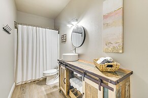 6 Mi to Navarre Beach: Home w/ Large Covered Porch