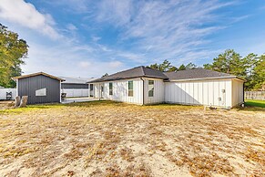 6 Mi to Navarre Beach: Home w/ Large Covered Porch