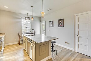 6 Mi to Navarre Beach: Home w/ Large Covered Porch