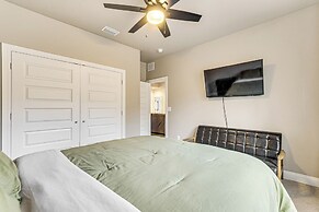 6 Mi to Navarre Beach: Home w/ Large Covered Porch