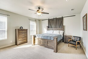 6 Mi to Navarre Beach: Home w/ Large Covered Porch