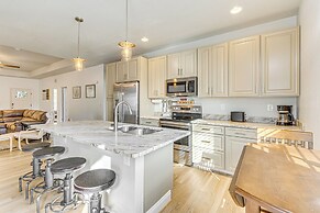 6 Mi to Navarre Beach: Home w/ Large Covered Porch