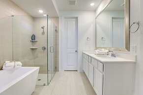 Patio & Fenced Yard: Quiet Home in Katy!