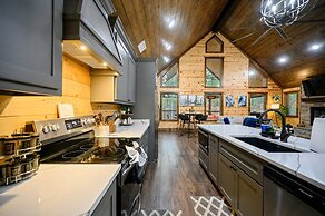 Red Fern Cabin Beauty Awaits