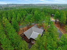 Red Fern Cabin Beauty Awaits