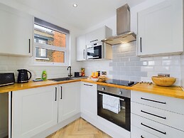 Seaside Escape Retreat in Westcliff-on-sea